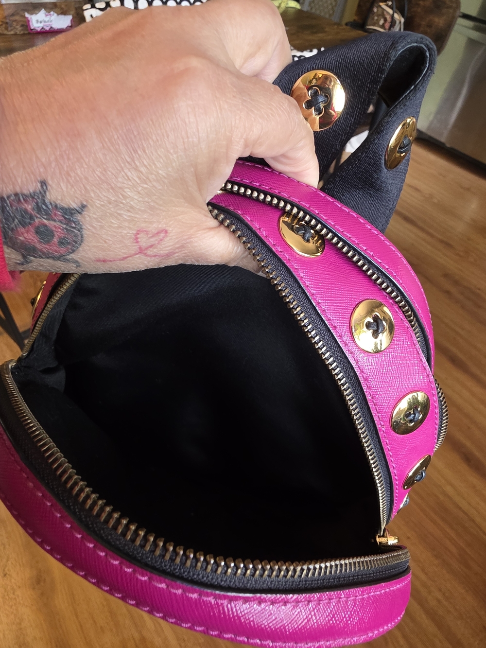 Marc Jacobs PACKSHOT BUTTONS Mini Backpack - Picture 5 of 12